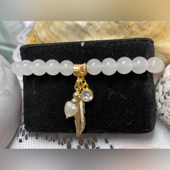 BOGO FREE White Jade Crystal Beaded Bracelet Handmade - Picture 3 of 5